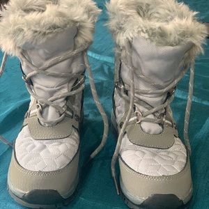 NEW Bearpaw Marina Youth Waterproof Boots